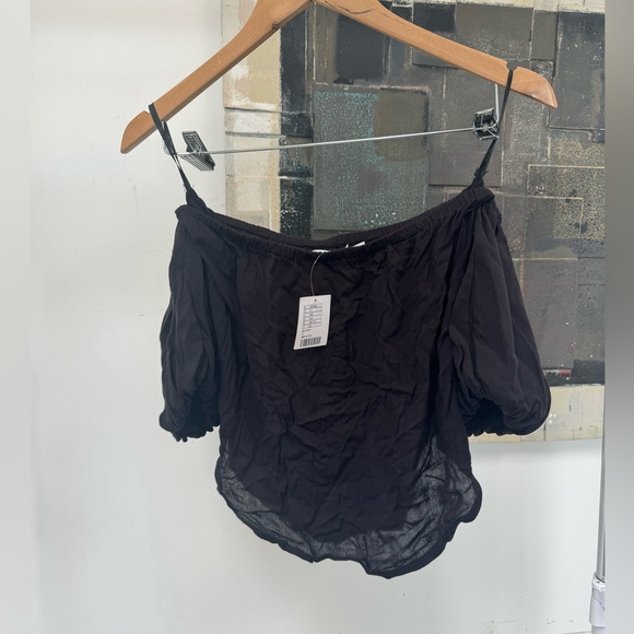 Kimchi Blue Urban Outfitters Cold / off Shoulder Flowy Summer Crop Top - Picture 2 of 4